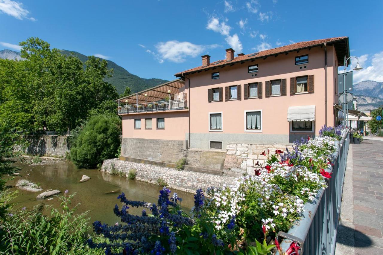 Appartamento Grande Al Ponte. Situato Vicino All'Ospedale, Al Parco E Al Centro Citta Trento Eksteriør bilde